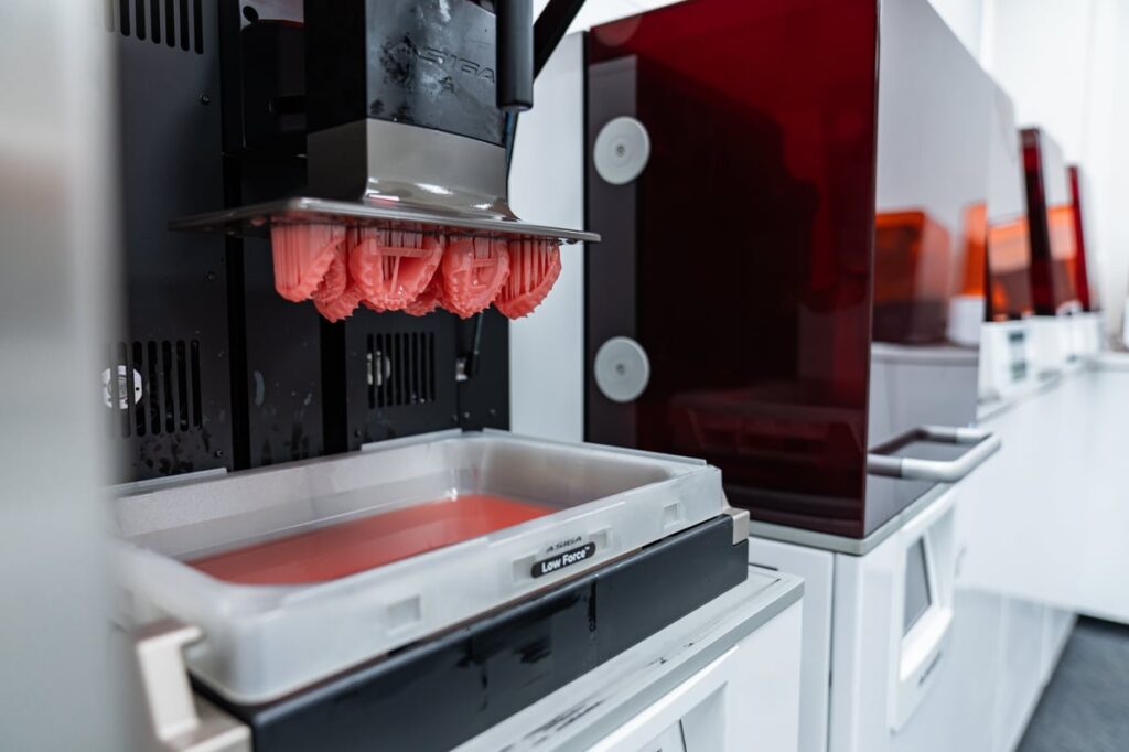 Machine in het lab van Eezy waar het gebit wordt gemaakt